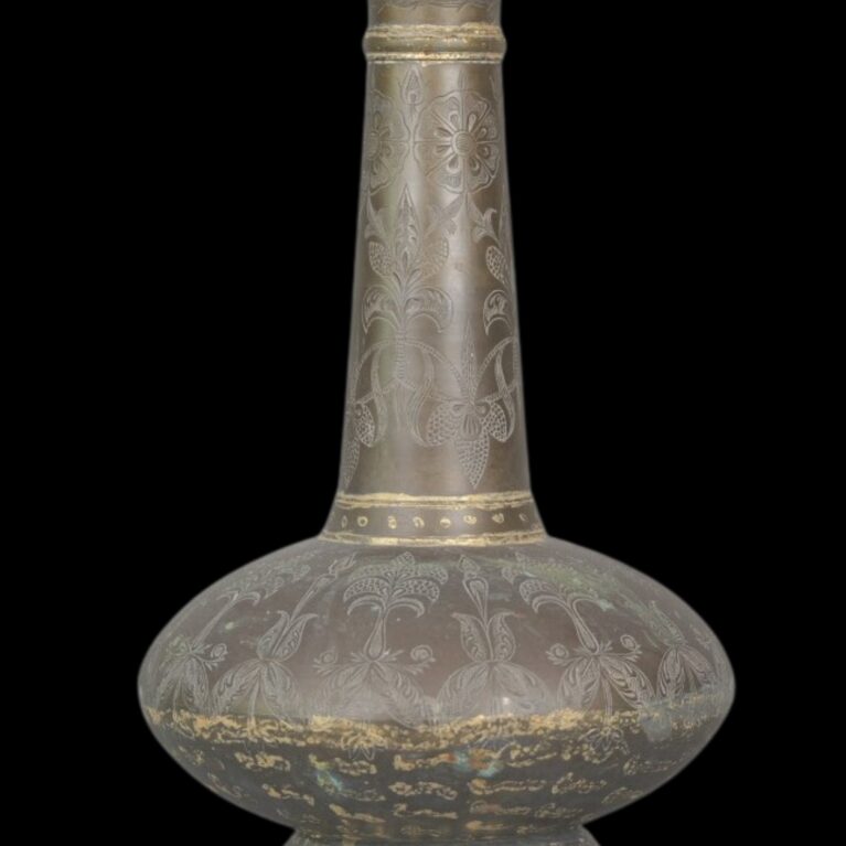 REGAL MUGHAL SURAI WITH FLORAL ENGRAVING