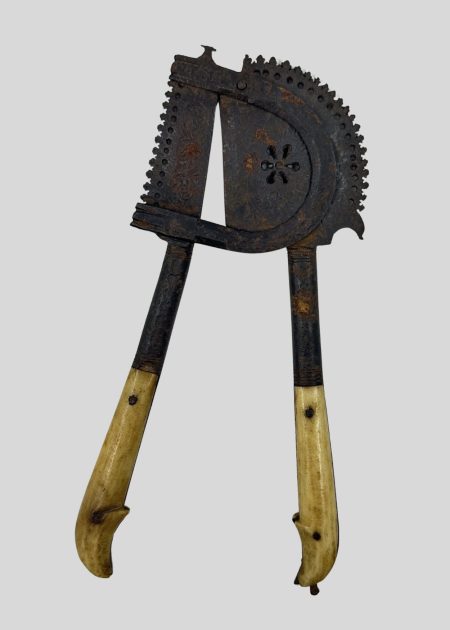NUT CUTTER WITH IVORY HANDLE-2
