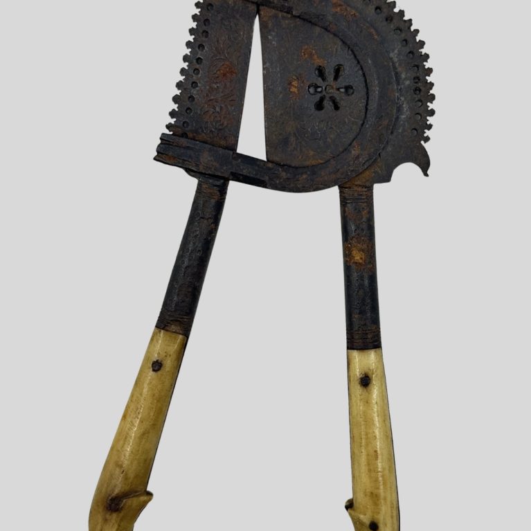 NUT CUTTER WITH IVORY HANDLE-2