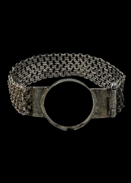 SILVER WATCH STRAP FRAME