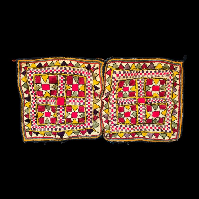 HAND-EMBROIDERED BAG (GUJRAT)