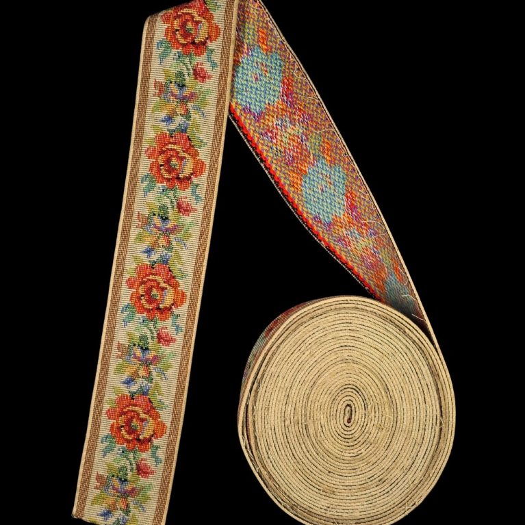 SAREE BORDER ROLL (TAPESTRY STYLE)