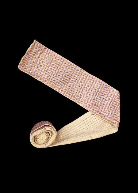 HAND EMBROIDERED BORDER ROLL